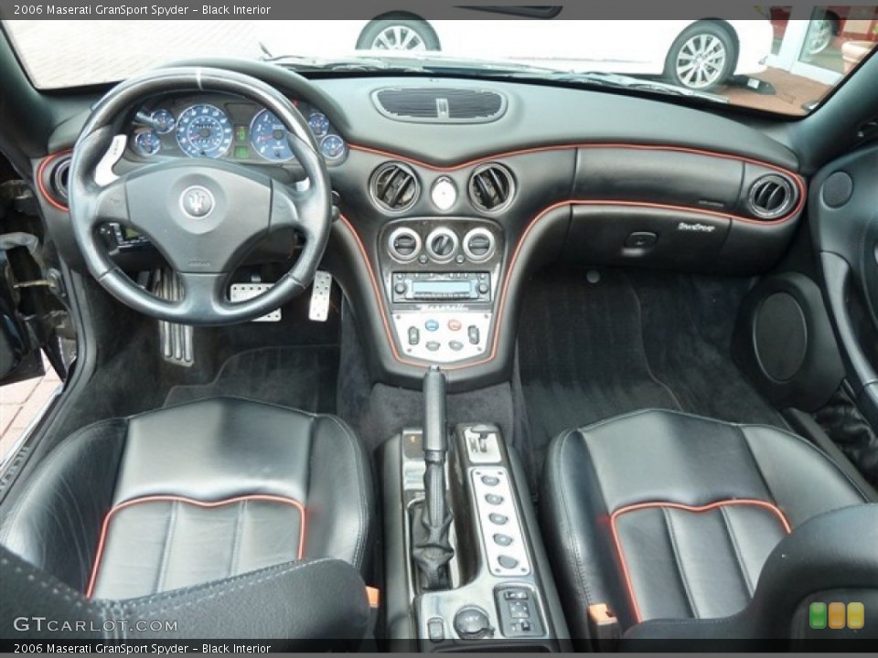 Black Interior Photo for the 2006 Maserati GranSport Spyder #52974331