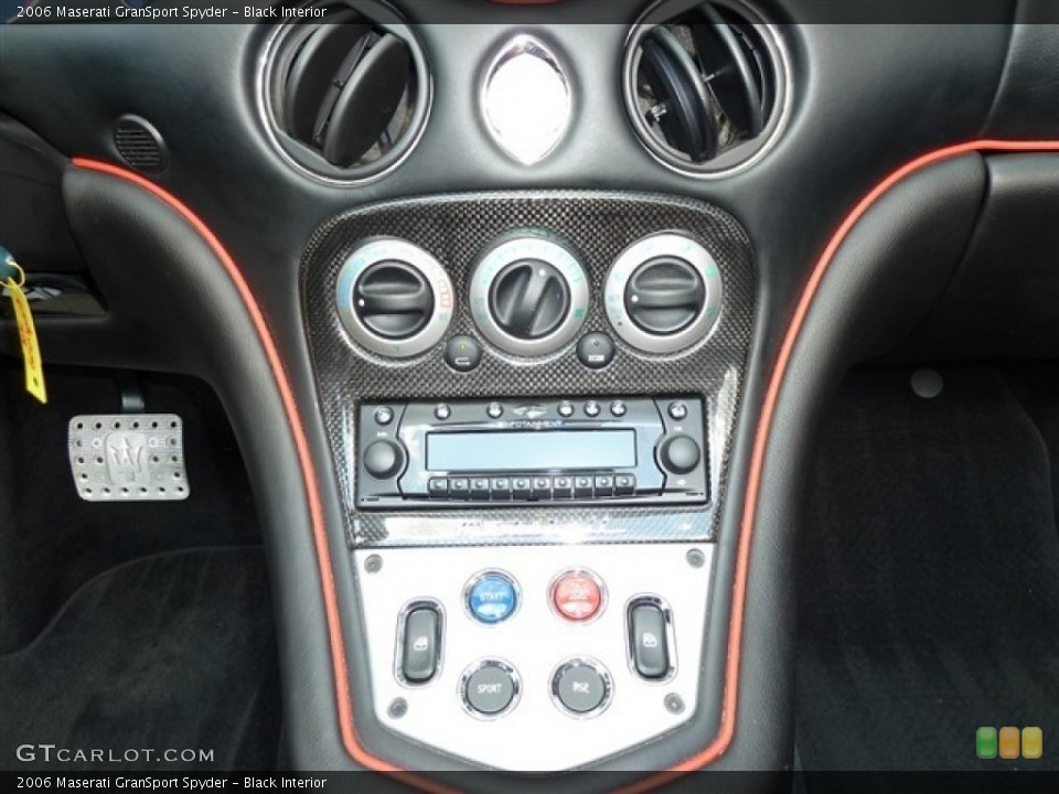 Black Interior Controls for the 2006 Maserati GranSport Spyder #52974382