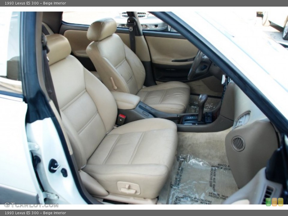 Beige Interior Photo for the 1993 Lexus ES 300 #52978852