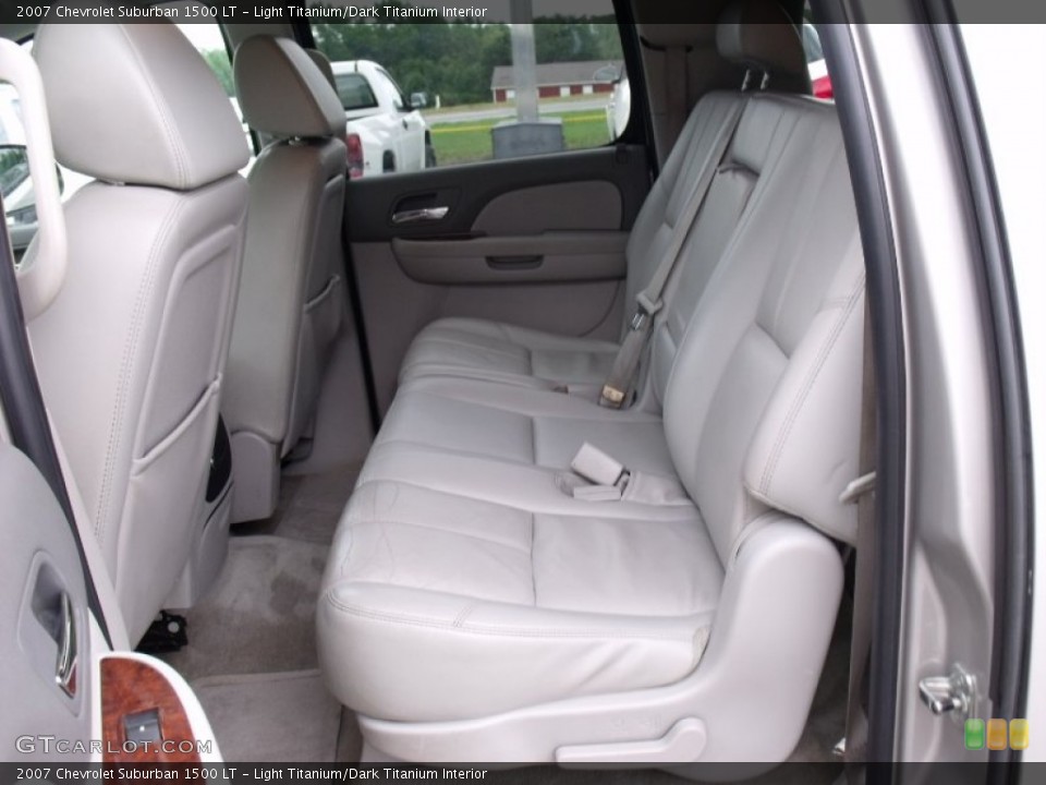 Light Titanium/Dark Titanium Interior Photo for the 2007 Chevrolet Suburban 1500 LT #52979464