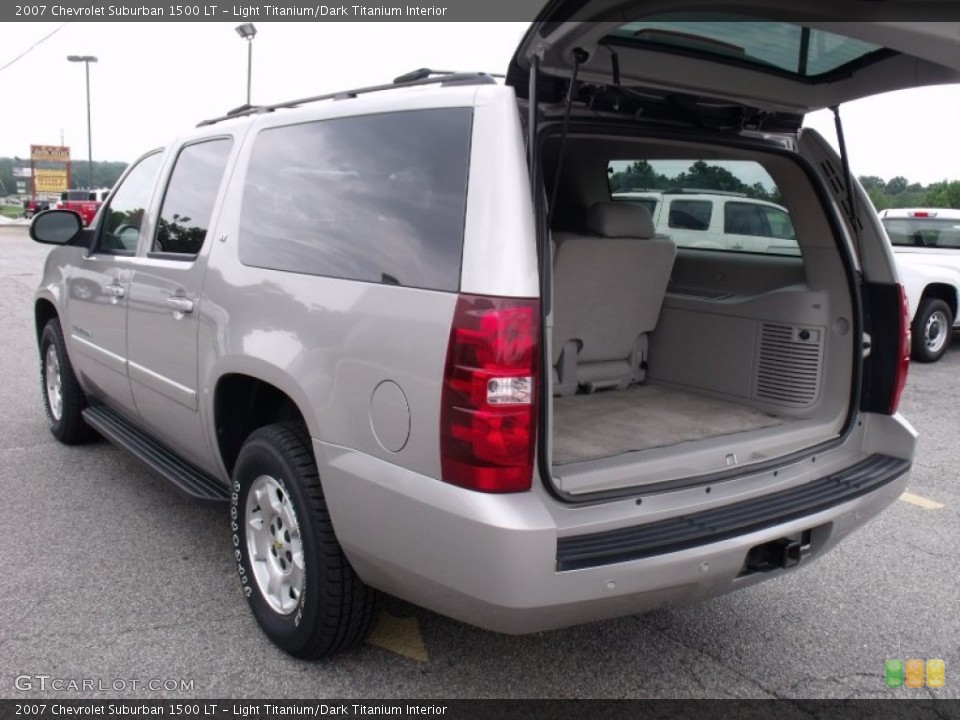 Light Titanium/Dark Titanium Interior Trunk for the 2007 Chevrolet Suburban 1500 LT #52979488