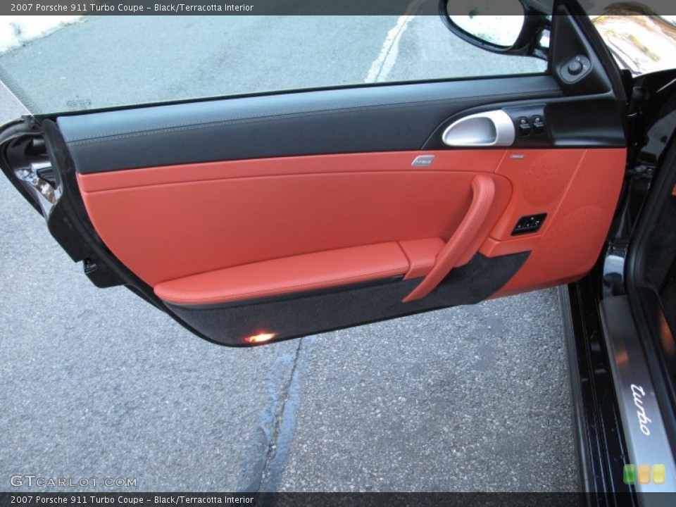 Black/Terracotta Interior Door Panel for the 2007 Porsche 911 Turbo Coupe #52984180
