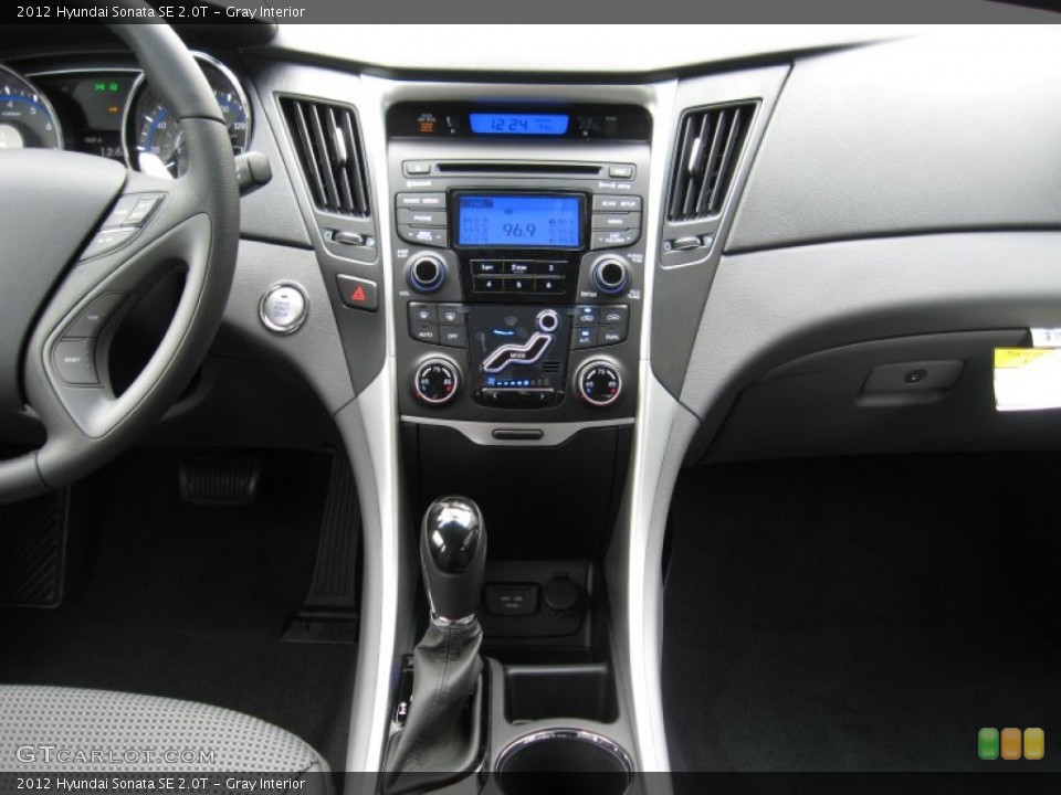 Gray Interior Controls for the 2012 Hyundai Sonata SE 2.0T #52986331