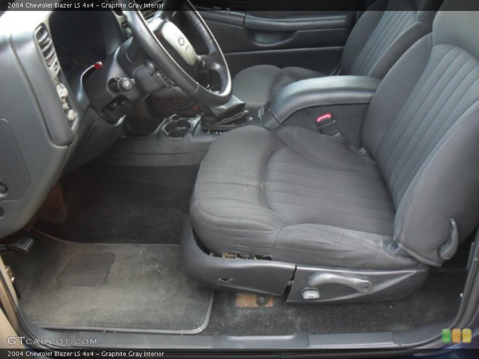 Graphite Gray Interior Photo for the 2004 Chevrolet Blazer LS 4x4 #52988473