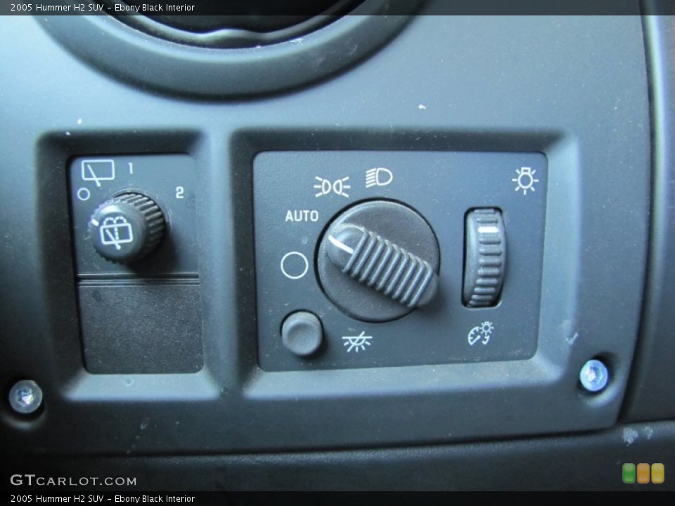 Ebony Black Interior Controls for the 2005 Hummer H2 SUV #53003782