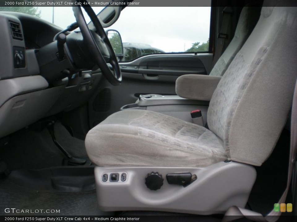 Medium Graphite Interior Photo for the 2000 Ford F250 Super Duty XLT Crew Cab 4x4 #53008661