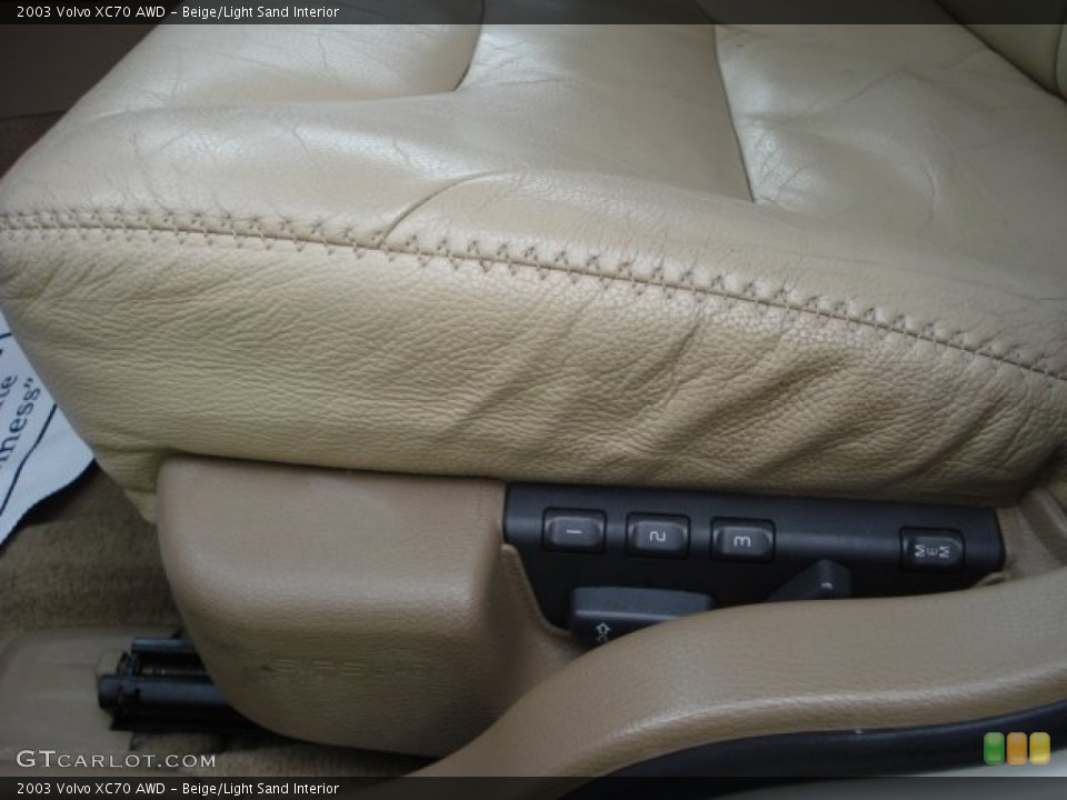 Beige/Light Sand Interior Controls for the 2003 Volvo XC70 AWD #53008859