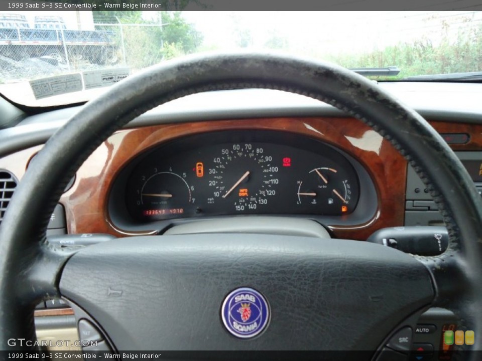 Warm Beige Interior Gauges for the 1999 Saab 9-3 SE Convertible #53010587
