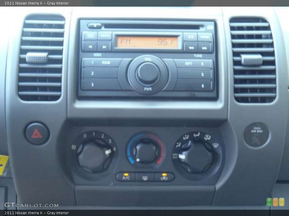 Gray Interior Controls for the 2011 Nissan Xterra X #53014583