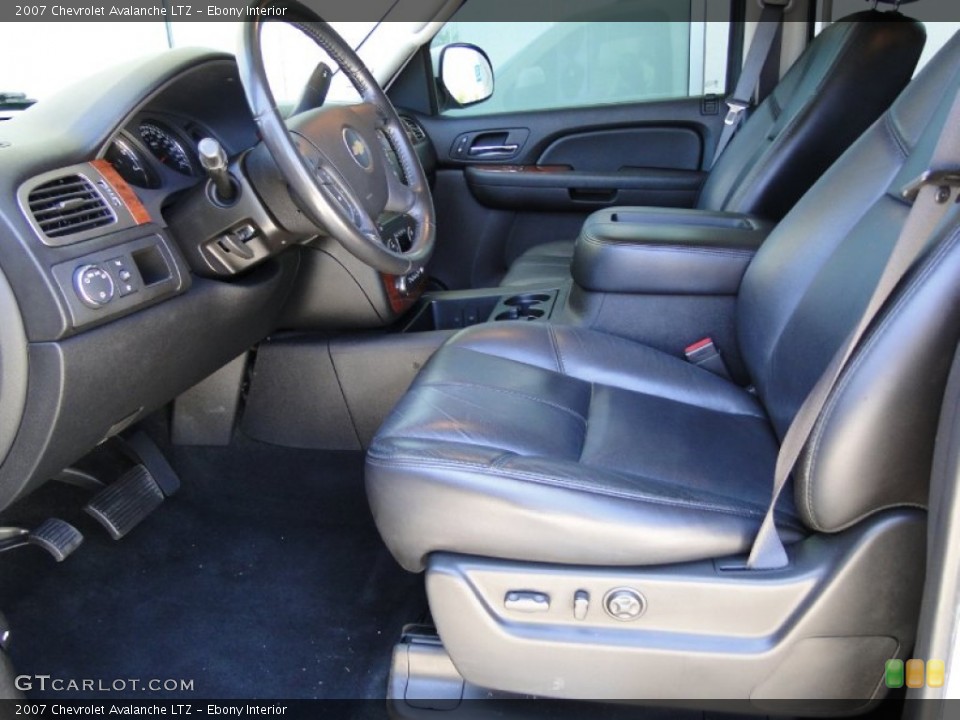 Ebony Interior Photo for the 2007 Chevrolet Avalanche LTZ #53015681