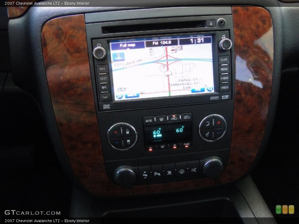 Ebony Interior Navigation for the 2007 Chevrolet Avalanche LTZ #53015789