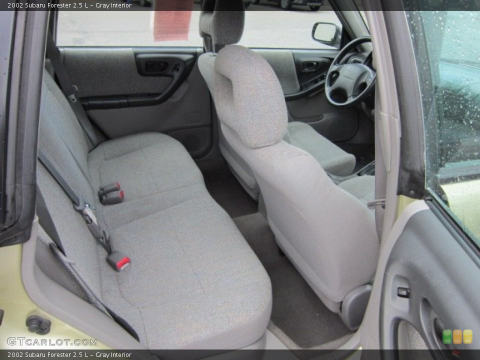 Gray Interior Photo for the 2002 Subaru Forester 2.5 L #53039597