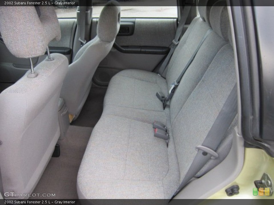 Gray Interior Photo for the 2002 Subaru Forester 2.5 L #53039618