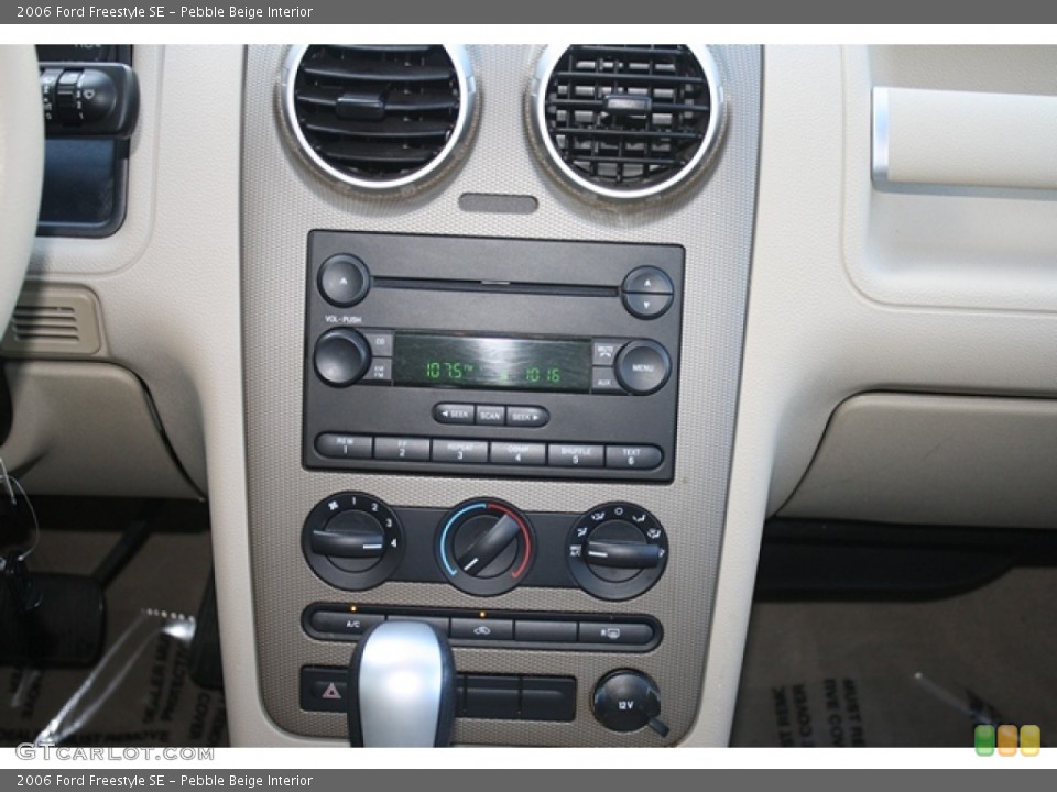 Pebble Beige Interior Audio System for the 2006 Ford Freestyle SE #53044511
