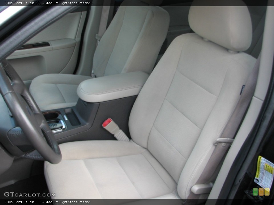 Medium Light Stone Interior Photo for the 2009 Ford Taurus SEL #53046098