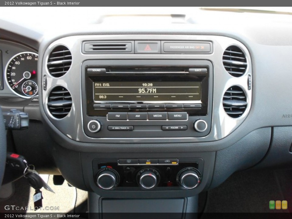 Black Interior Controls for the 2012 Volkswagen Tiguan S #53046974