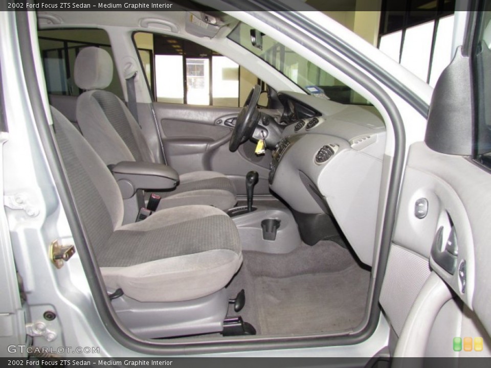 Medium Graphite Interior Photo for the 2002 Ford Focus ZTS Sedan #53048783