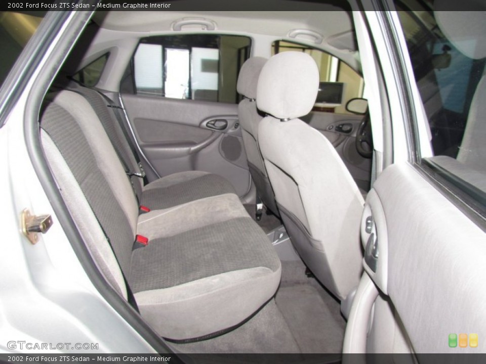 Medium Graphite Interior Photo for the 2002 Ford Focus ZTS Sedan #53048789