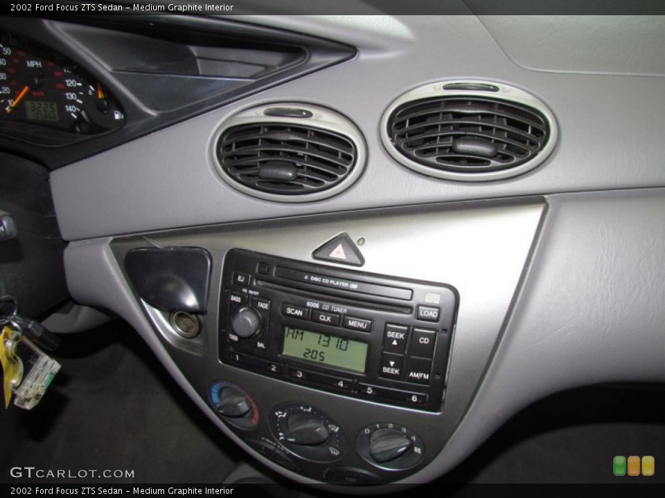 Medium Graphite Interior Controls for the 2002 Ford Focus ZTS Sedan #53048840