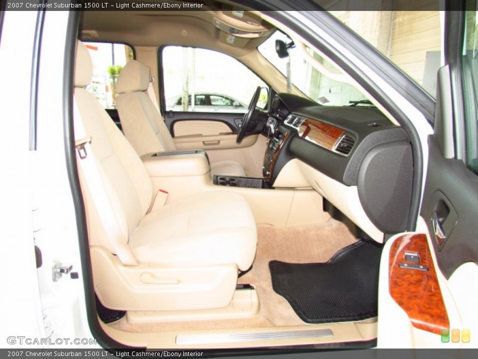 Light Cashmere/Ebony Interior Photo for the 2007 Chevrolet Suburban 1500 LT #53055011