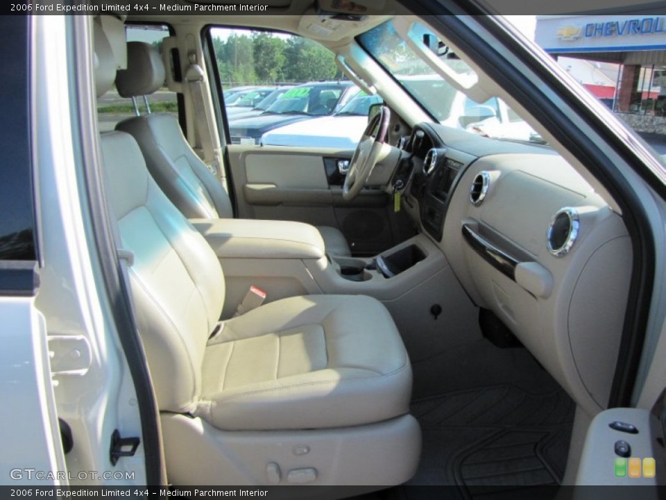 Medium Parchment Interior Photo for the 2006 Ford Expedition Limited 4x4 #53057318