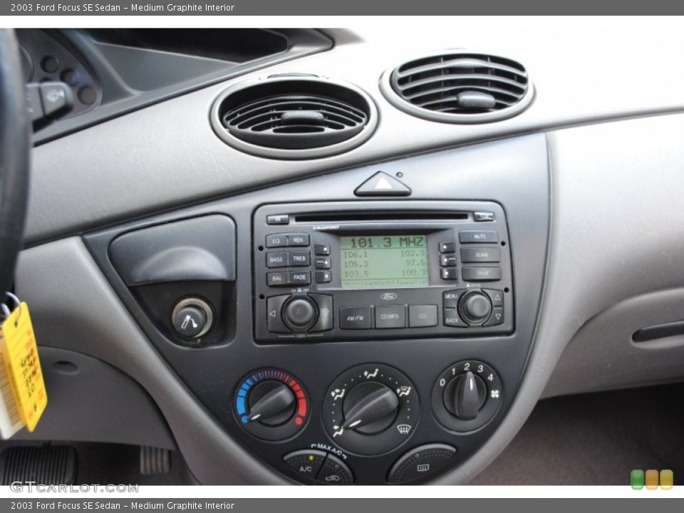 Medium Graphite Interior Audio System for the 2003 Ford Focus SE Sedan #53064829