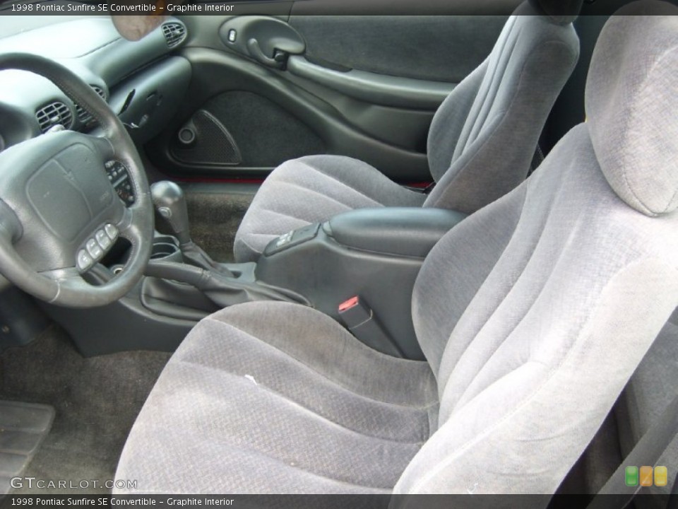 Graphite Interior Photo for the 1998 Pontiac Sunfire SE Convertible #53073952
