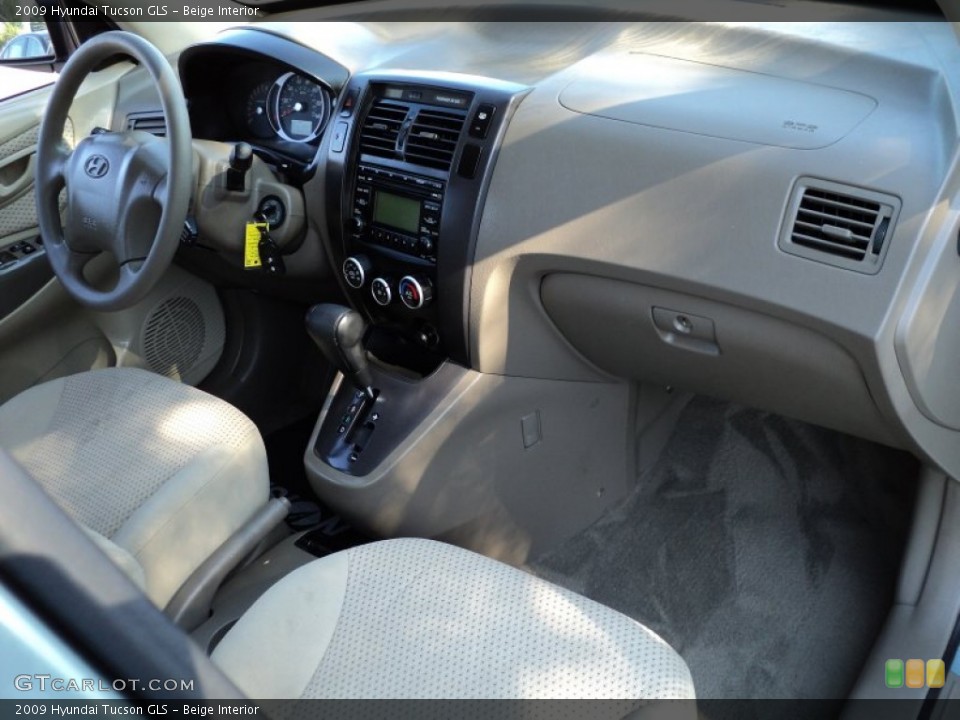 Beige Interior Dashboard for the 2009 Hyundai Tucson GLS #53074537