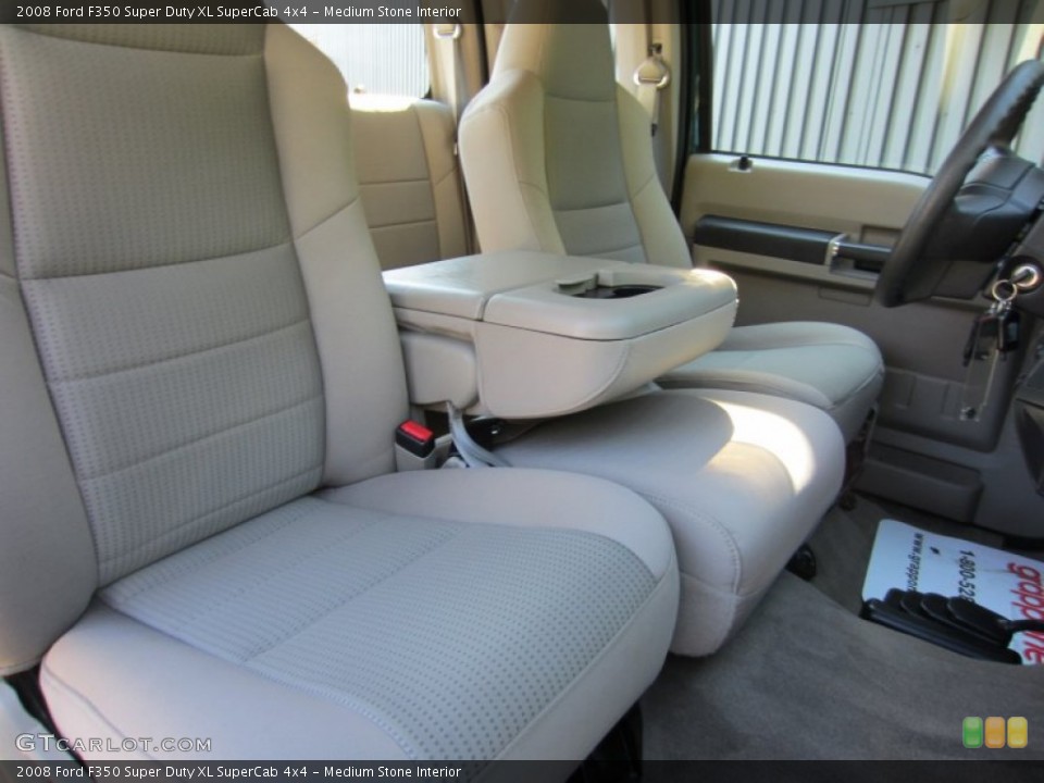 Medium Stone Interior Photo for the 2008 Ford F350 Super Duty XL SuperCab 4x4 #53082961