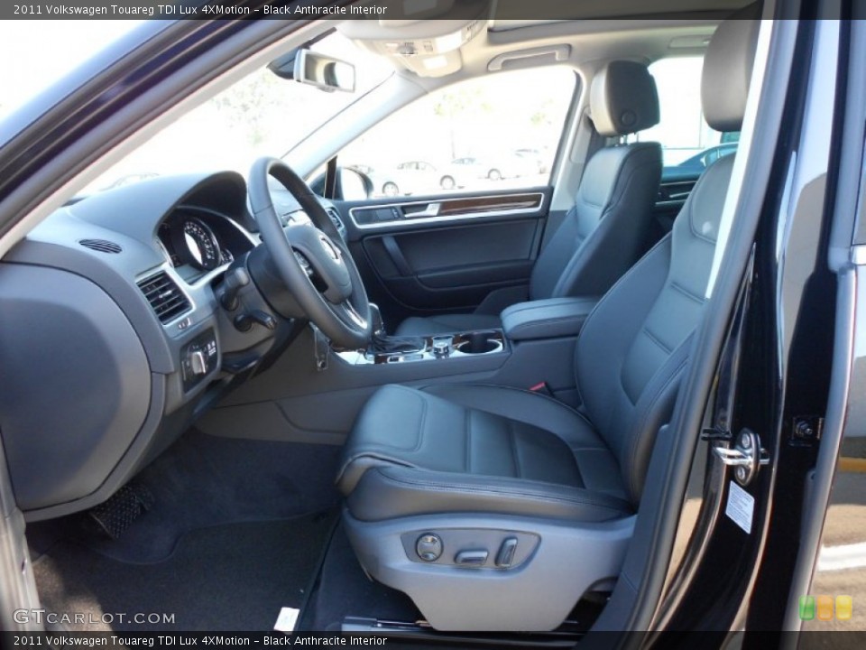 Black Anthracite Interior Photo for the 2011 Volkswagen Touareg TDI Lux 4XMotion #53089787