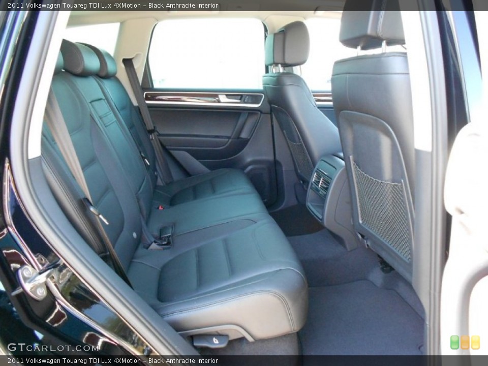 Black Anthracite Interior Photo for the 2011 Volkswagen Touareg TDI Lux 4XMotion #53089829