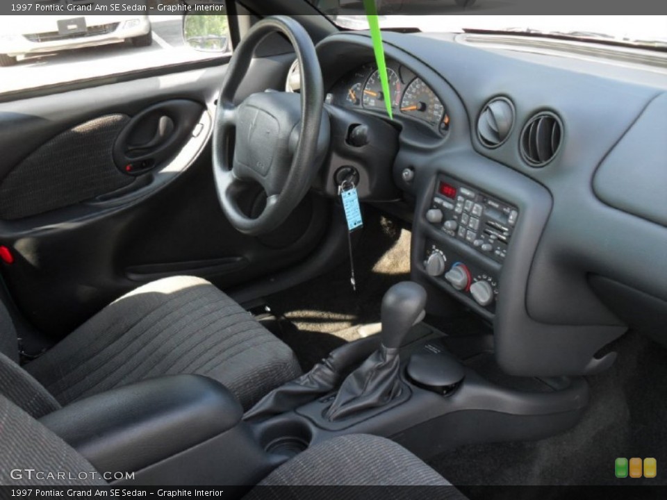 Graphite Interior Photo for the 1997 Pontiac Grand Am SE Sedan #53096324