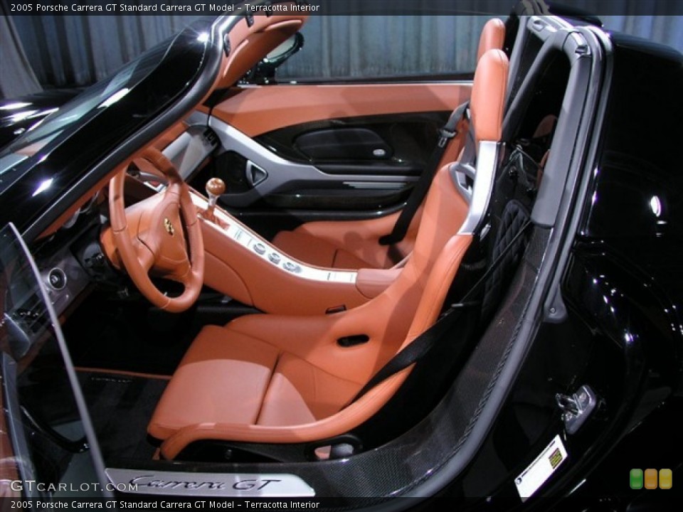 Terracotta Interior Photo for the 2005 Porsche Carrera GT  #53118571