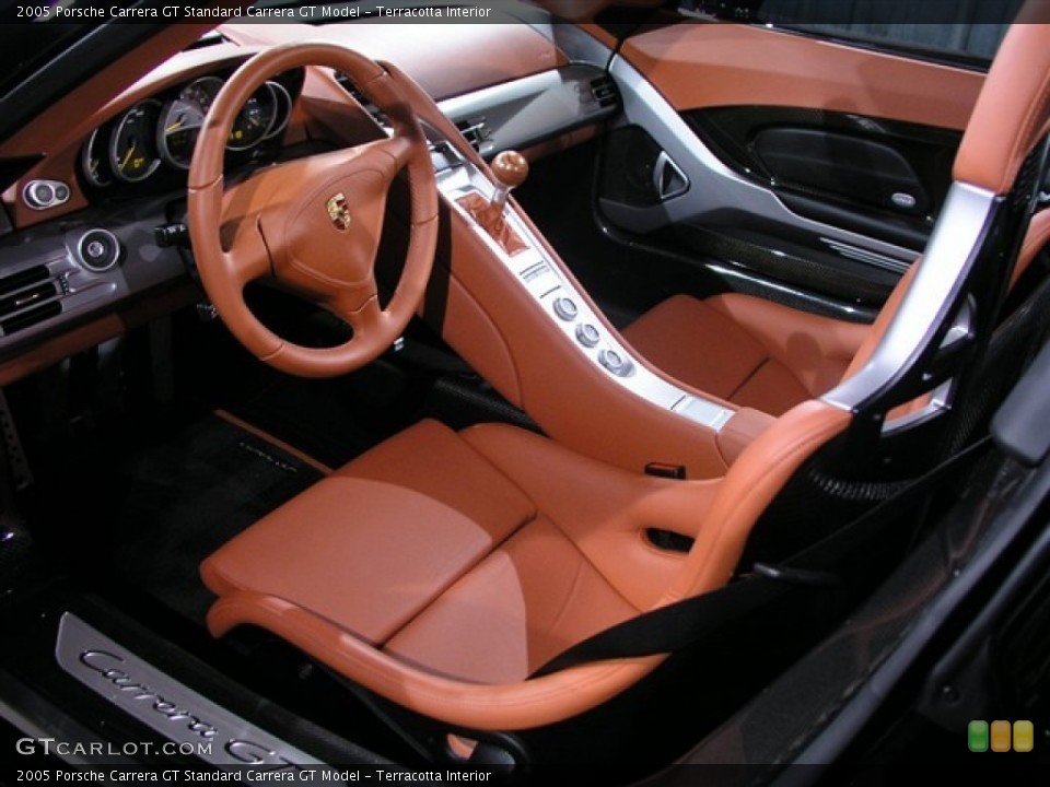 Terracotta Interior Photo for the 2005 Porsche Carrera GT  #53118584