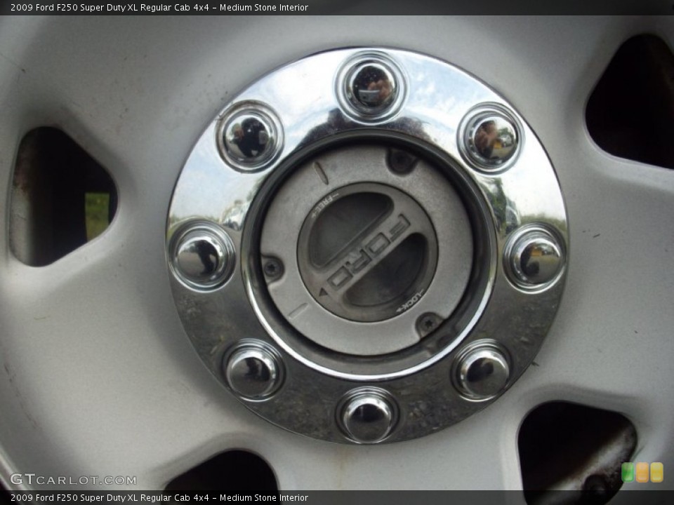 Medium Stone Interior Controls for the 2009 Ford F250 Super Duty XL Regular Cab 4x4 #53123184