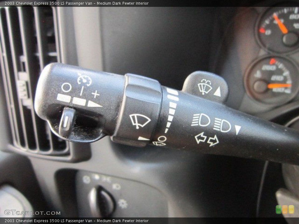 Medium Dark Pewter Interior Controls for the 2003 Chevrolet Express 3500 LS Passenger Van #53125374