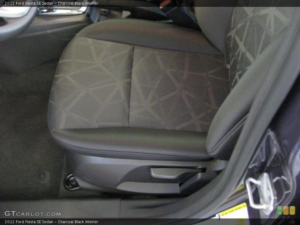 Charcoal Black Interior Photo for the 2012 Ford Fiesta SE Sedan #53130268