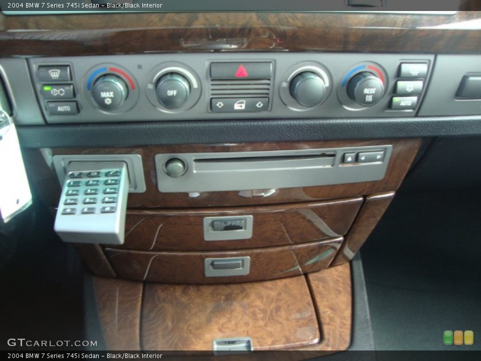 Black/Black Interior Controls for the 2004 BMW 7 Series 745i Sedan #53130700
