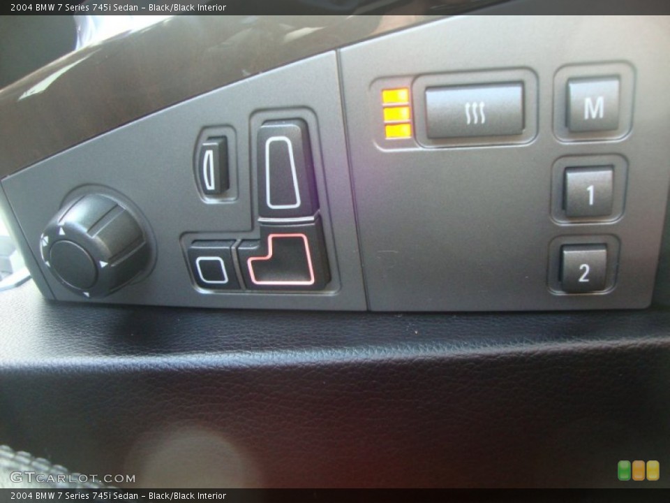 Black/Black Interior Controls for the 2004 BMW 7 Series 745i Sedan #53130718