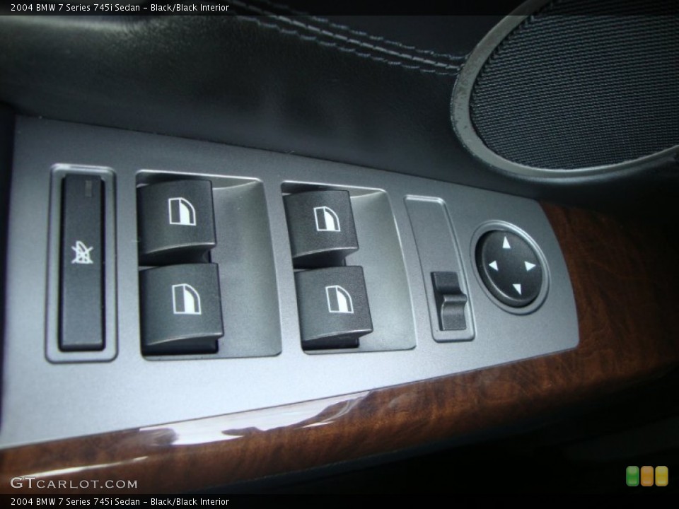 Black/Black Interior Controls for the 2004 BMW 7 Series 745i Sedan #53130886
