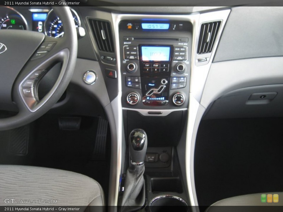 Gray Interior Controls for the 2011 Hyundai Sonata Hybrid #53131141
