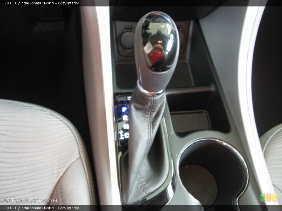 Gray Interior Transmission for the 2011 Hyundai Sonata Hybrid #53131231