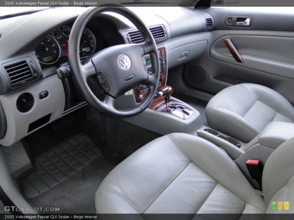 Beige Interior Photo for the 2005 Volkswagen Passat GLX Sedan #53133403