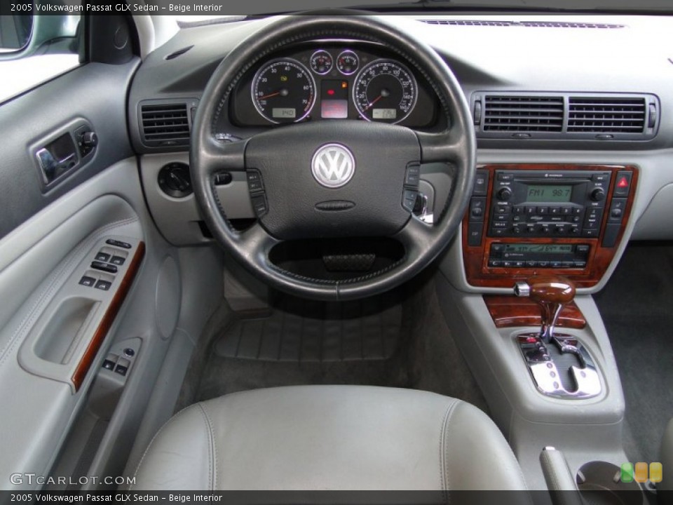Beige Interior Photo for the 2005 Volkswagen Passat GLX Sedan #53133517