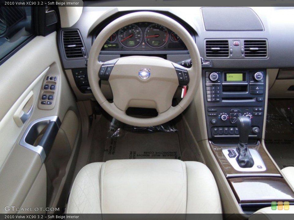 Soft Beige Interior Photo for the 2010 Volvo XC90 3.2 #53135449