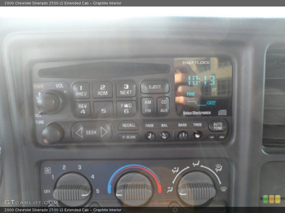 Graphite Interior Audio System for the 2000 Chevrolet Silverado 2500 LS Extended Cab #53138457