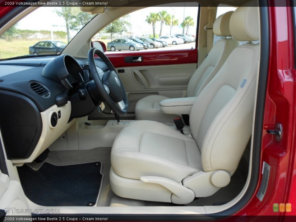 Cream Interior Photo for the 2009 Volkswagen New Beetle 2.5 Coupe #53138685