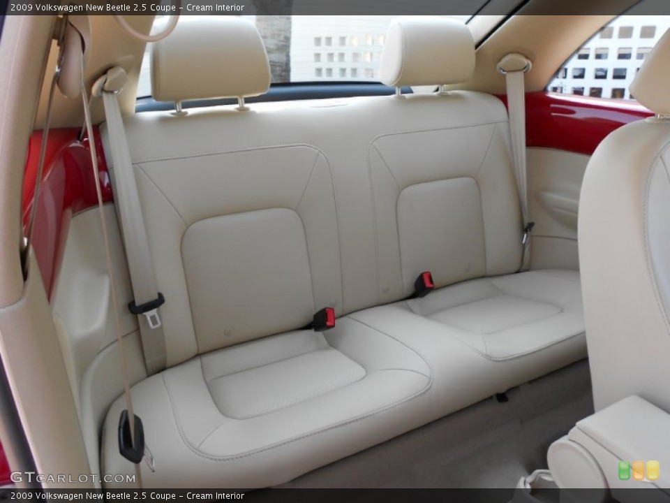 Cream Interior Photo for the 2009 Volkswagen New Beetle 2.5 Coupe #53138733