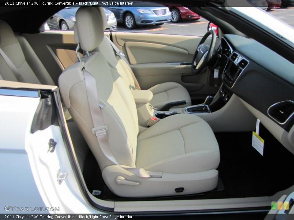 Black/Light Frost Beige Interior Photo for the 2011 Chrysler 200 Touring Convertible #53146182