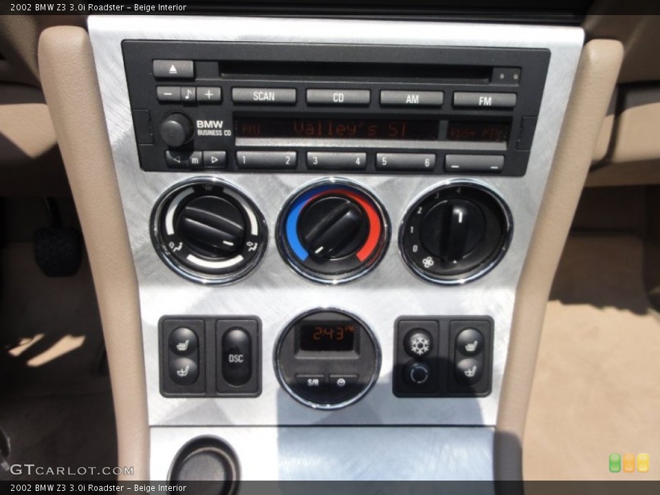 Beige Interior Controls for the 2002 BMW Z3 3.0i Roadster #53151189